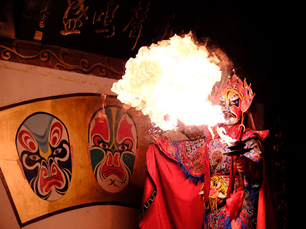 Enjoy the Sichuan Opera