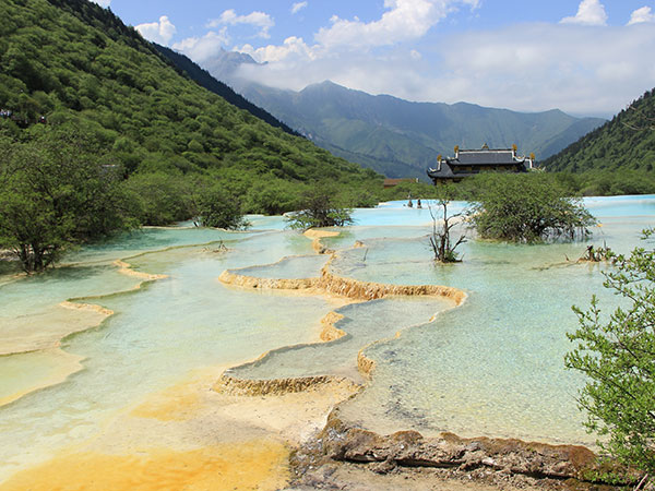 Travel from Chengdu to Jiuzhaigou